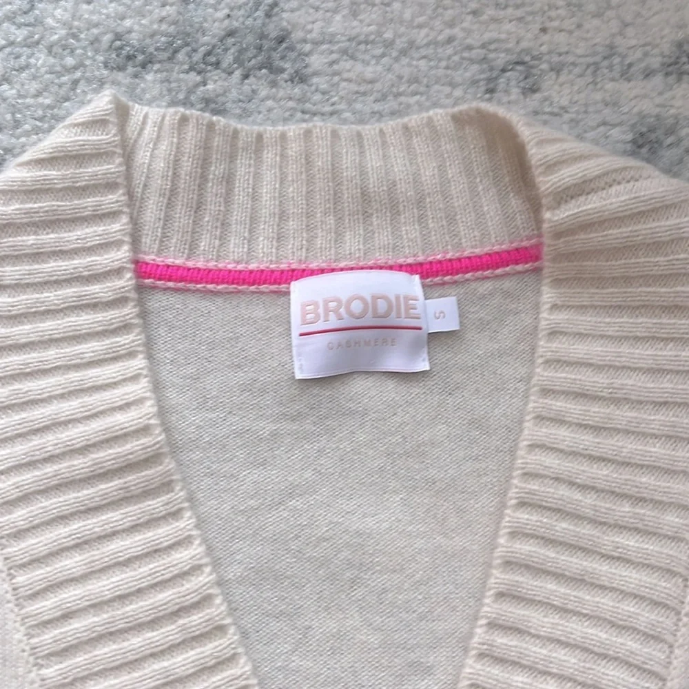 BRODIE CASHMERE CARDIGAN SWEATER - Picture 4 of 8